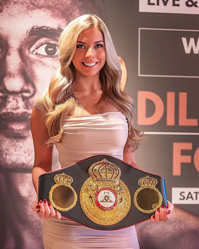 How to Become a UFC Ring Girl: Requirements and Opportunities