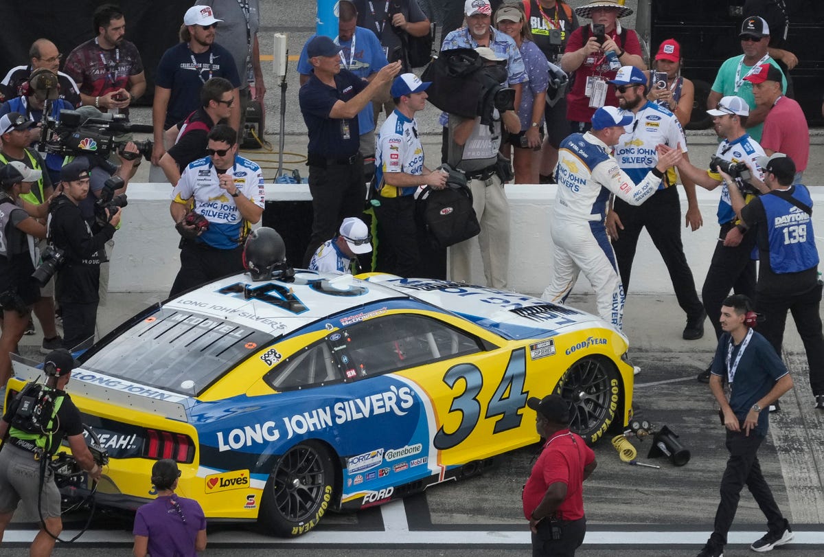 Discover Who’s on the Pole for This Sunday’s NASCAR Showdown