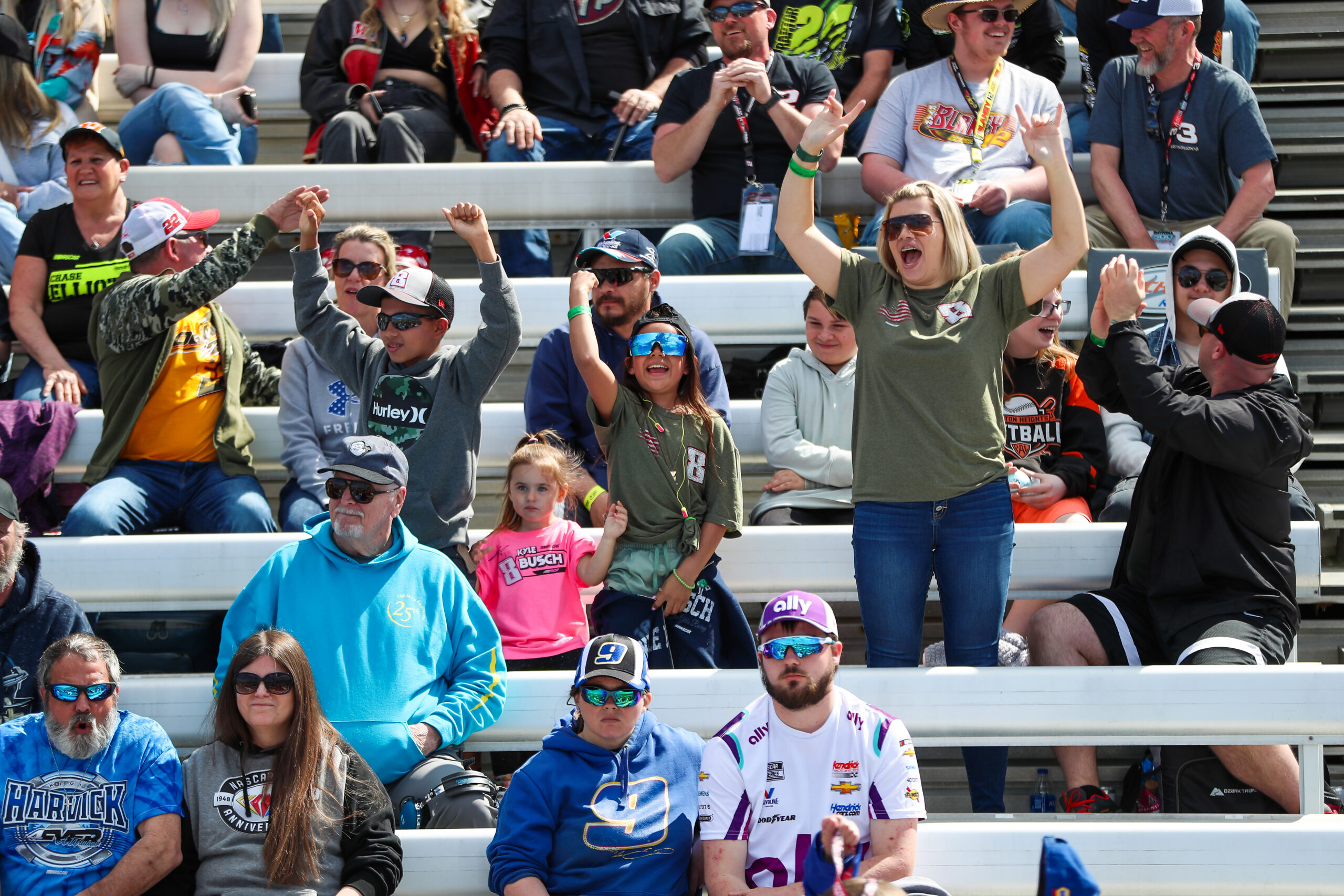 What to Bring to a NASCAR Race: Essential Packing List for a Perfect Day