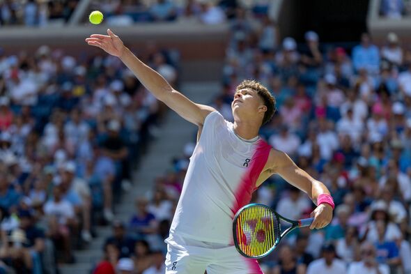 Breaking Records: The Fastest Tennis Serves of All Time