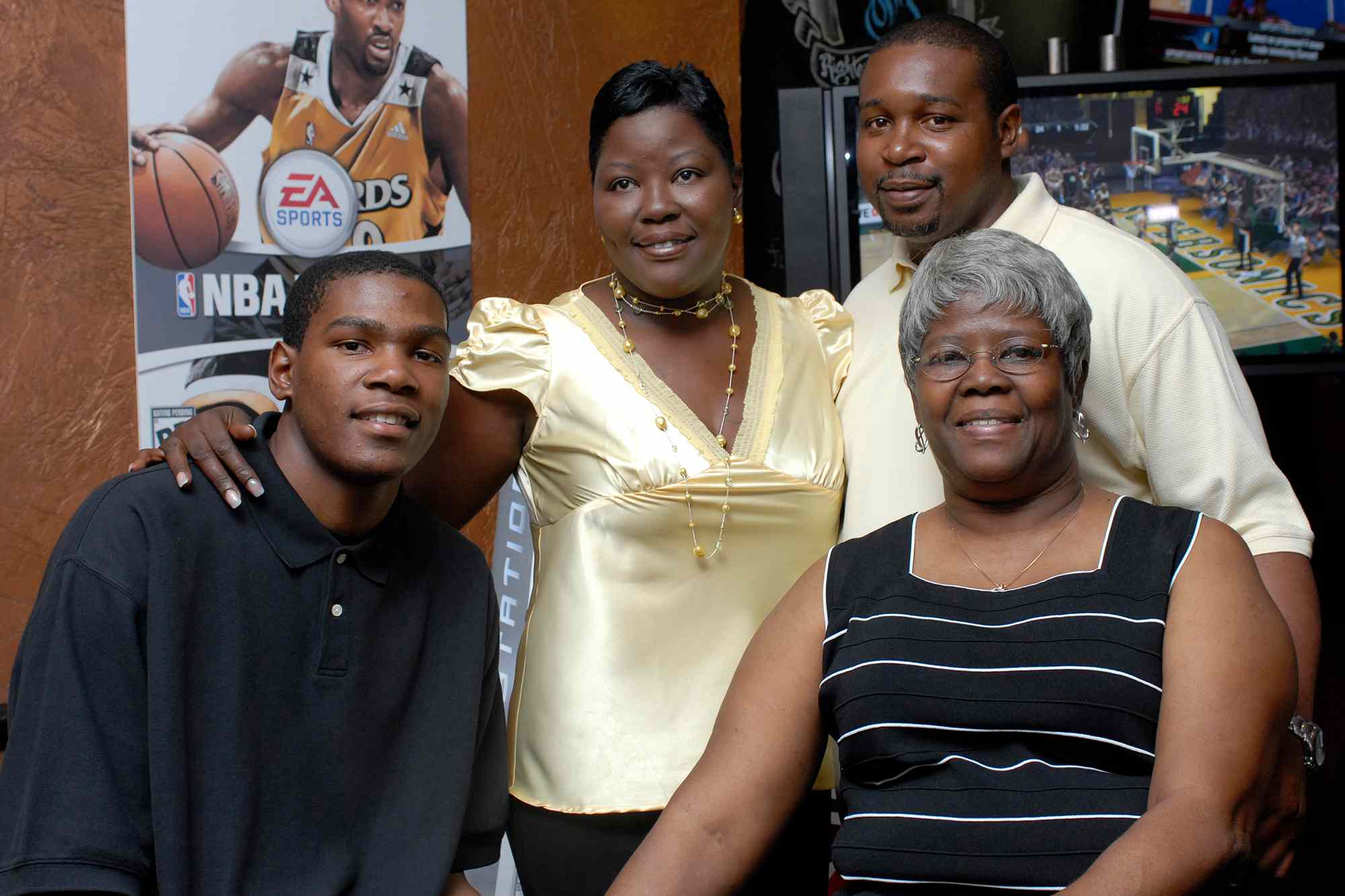 Who is Rayvonne Pratt? Exploring the Life of Kevin Durants Brother