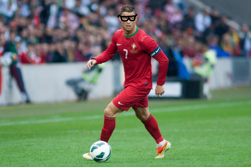 Top Football Players Who Made Glasses Iconic on the Field