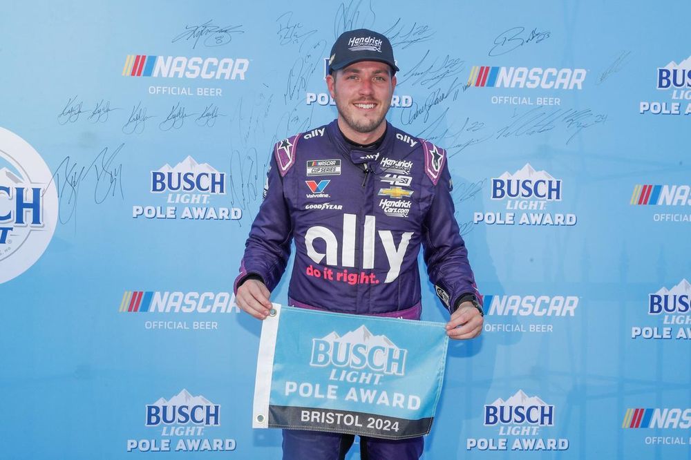 NASCAR Qualifying at Bristol: Alex Bowman Wins Pole for 2024 Bass Pro Shops Night Race
