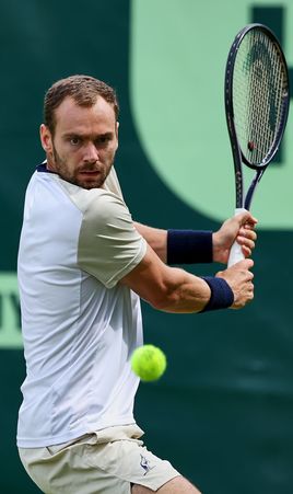 2024 Marozsan vs Safiullin Prediction: Expert Tips for the Halle Open