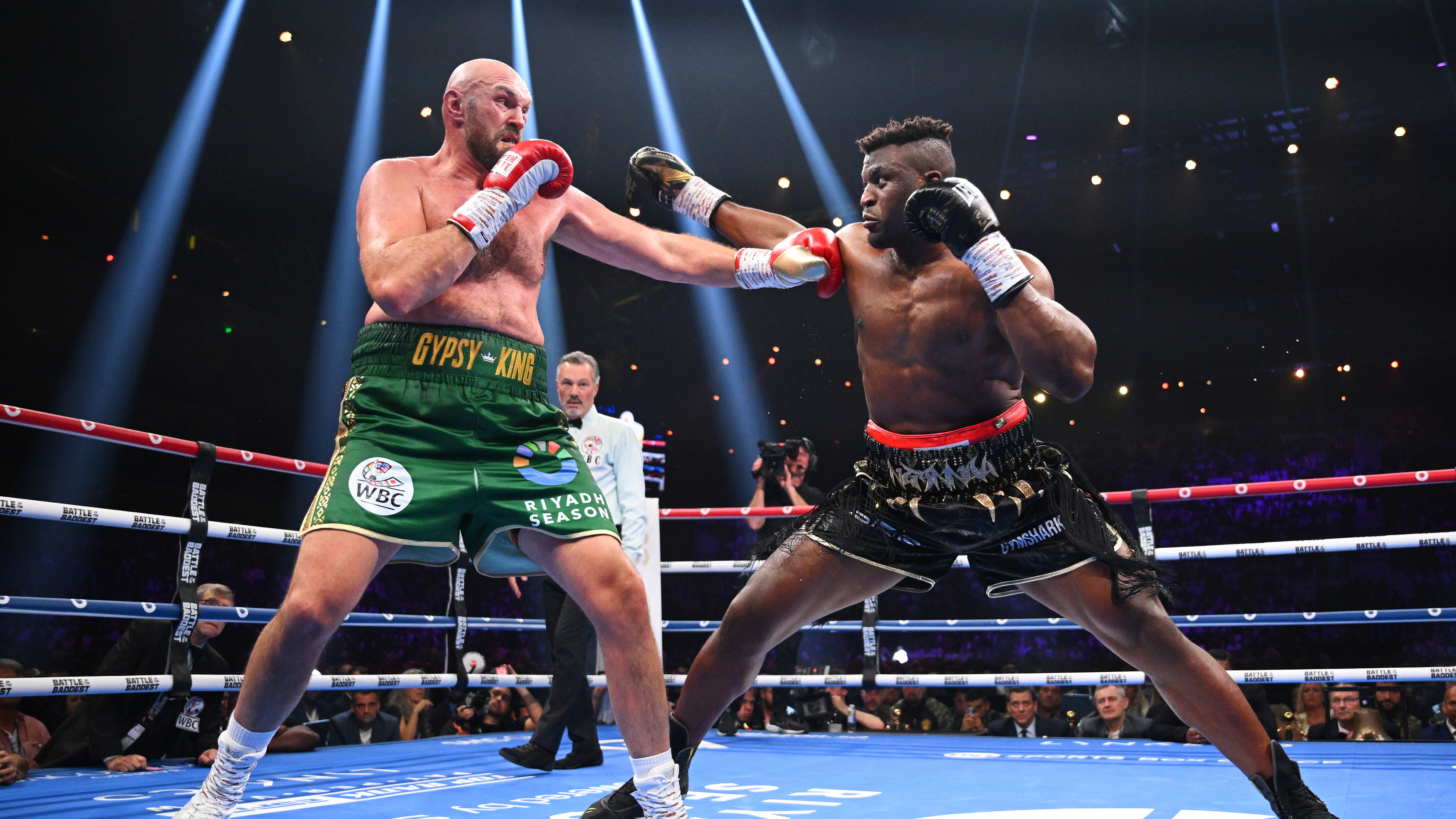 Easy Guide: Where to Watch Boxing Near Me Tonight