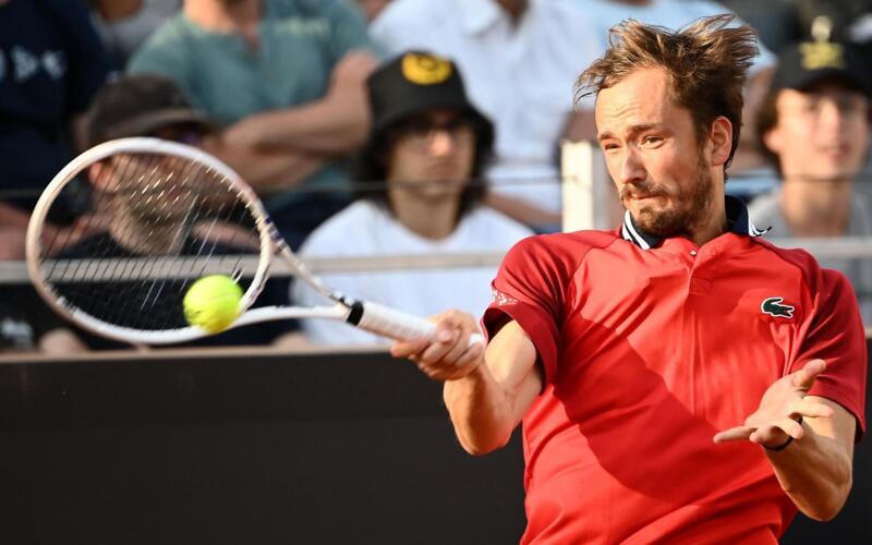Expert Tennis Predictions: Daniil Medvedev vs Alex de Minaur - November 12, 2024