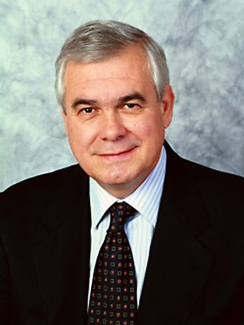 How Carlos Alvarez Built His Wealth: A Look at His Net Worth