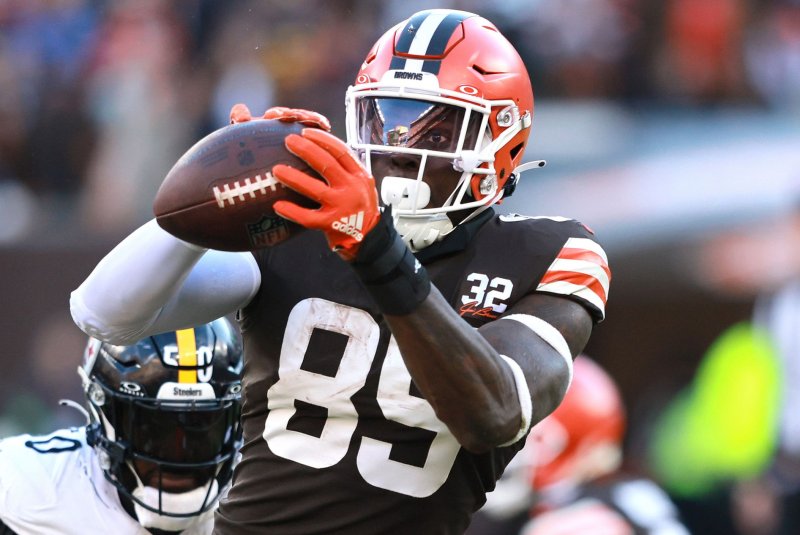 Cleveland Browns vs San Francisco 49ers Defense: Which to Start for Week 11 Fantasy Football