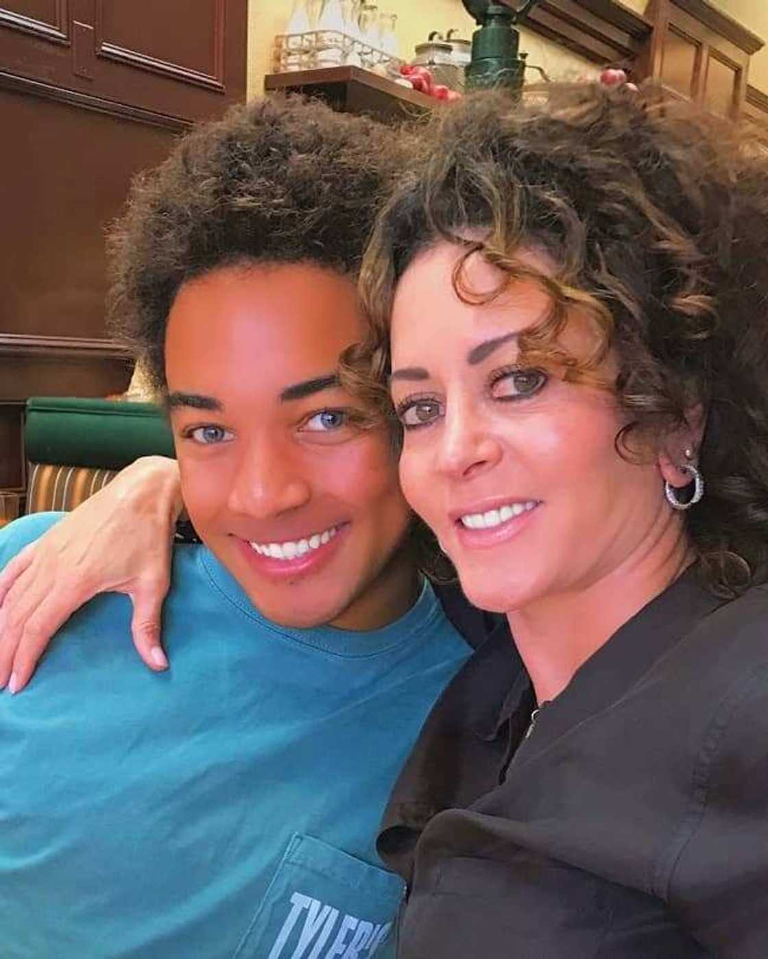 cindy deangelis grossman wiki
