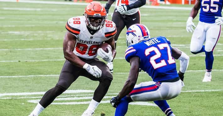 Current Tallest Wide Receivers in the NFL: A Look at the Giants of the League