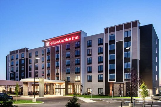 Find Top Hotels Near Pittsburgh International Race Complex (Pitt Race)