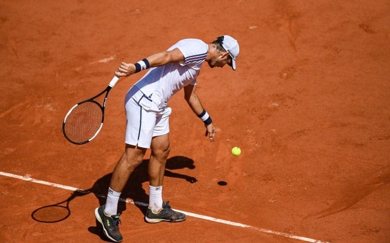 Tennis Beginners: Must the Ball Bounce on a Serve?