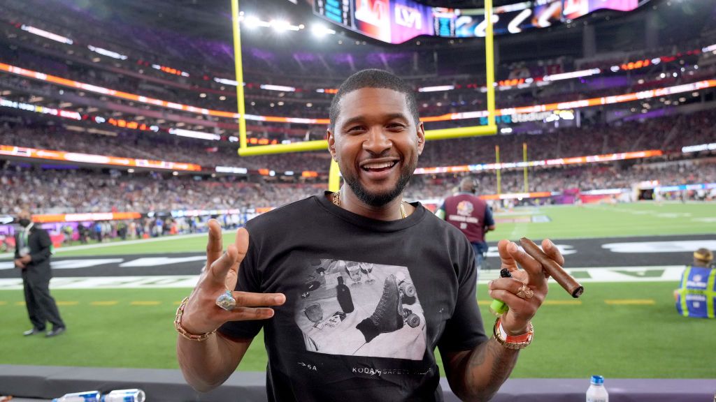 How much do NBA halftime performers make? Find out what the big stars and up-and-comers get paid!