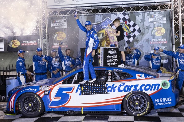 Who won the NASCAR Bristol race? Get the latest updates and race details right now!
