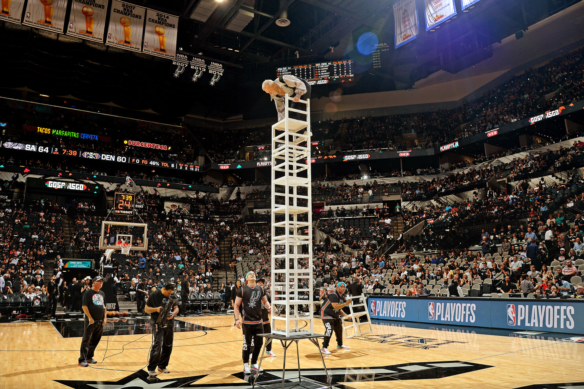 How much do NBA halftime performers make? Find out what the big stars and up-and-comers get paid!