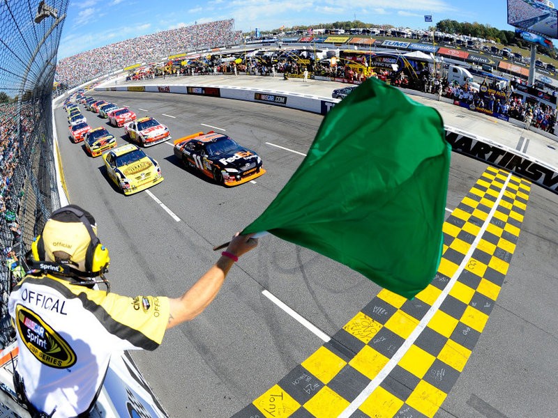 Green Flag: What Time Is NASCAR Race Today? Dont Miss the Start!