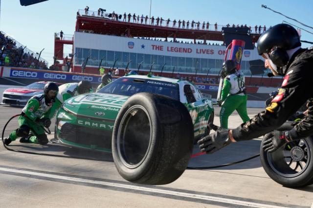 Decoding NASCAR Pit Crew Salaries: Making Per Race Revealed