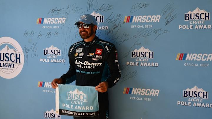 Martin Truex Jr Secures Pole for Todays NASCAR Final Race