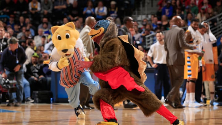 Does NBA Play on Thanksgiving Day Why Not Watch Games