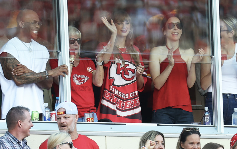 Did Taylor Swift Go to the Football Game Today or Not? Get the Details!