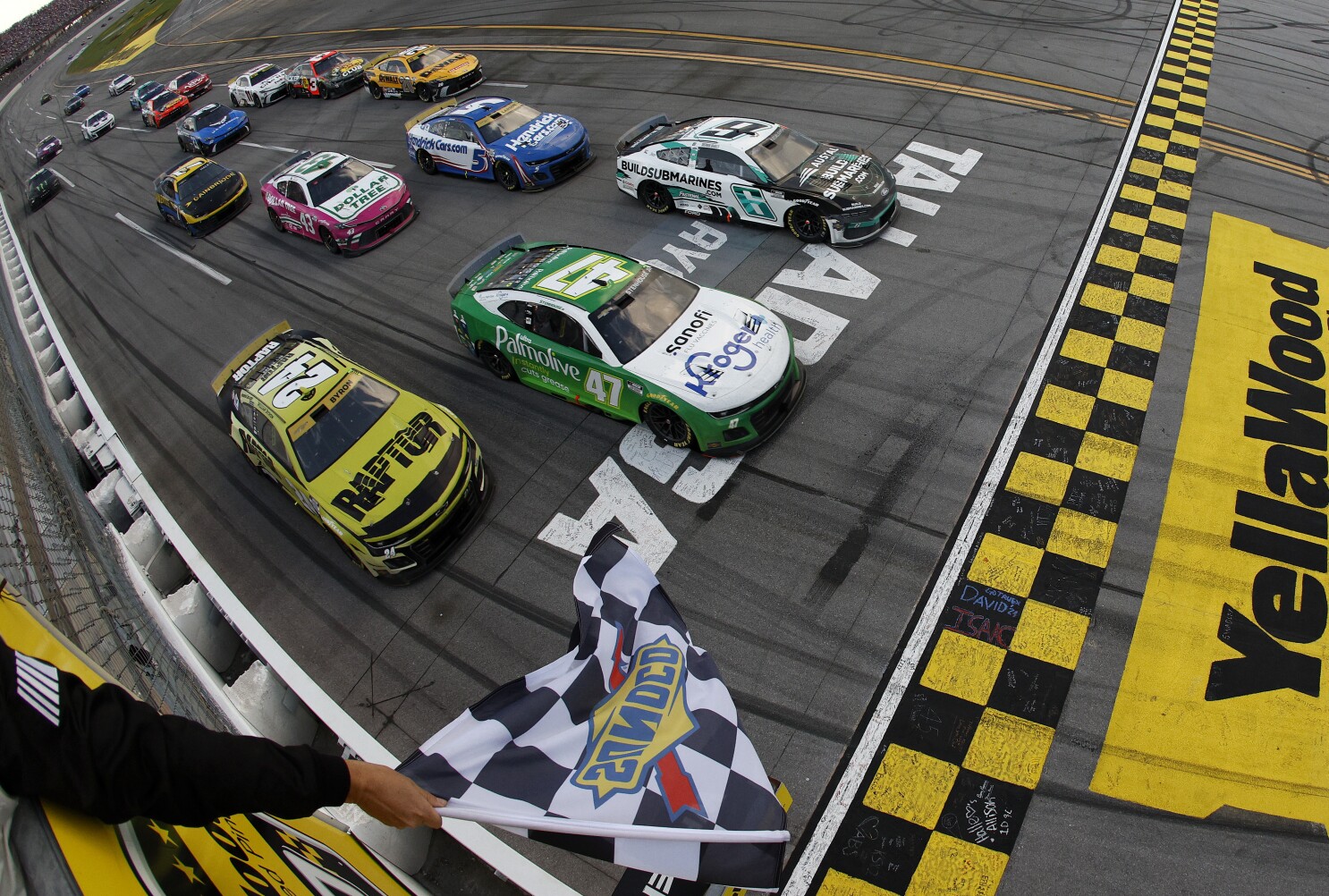 Find NASCAR Race Start Time: Dont Miss the Green Flag!
