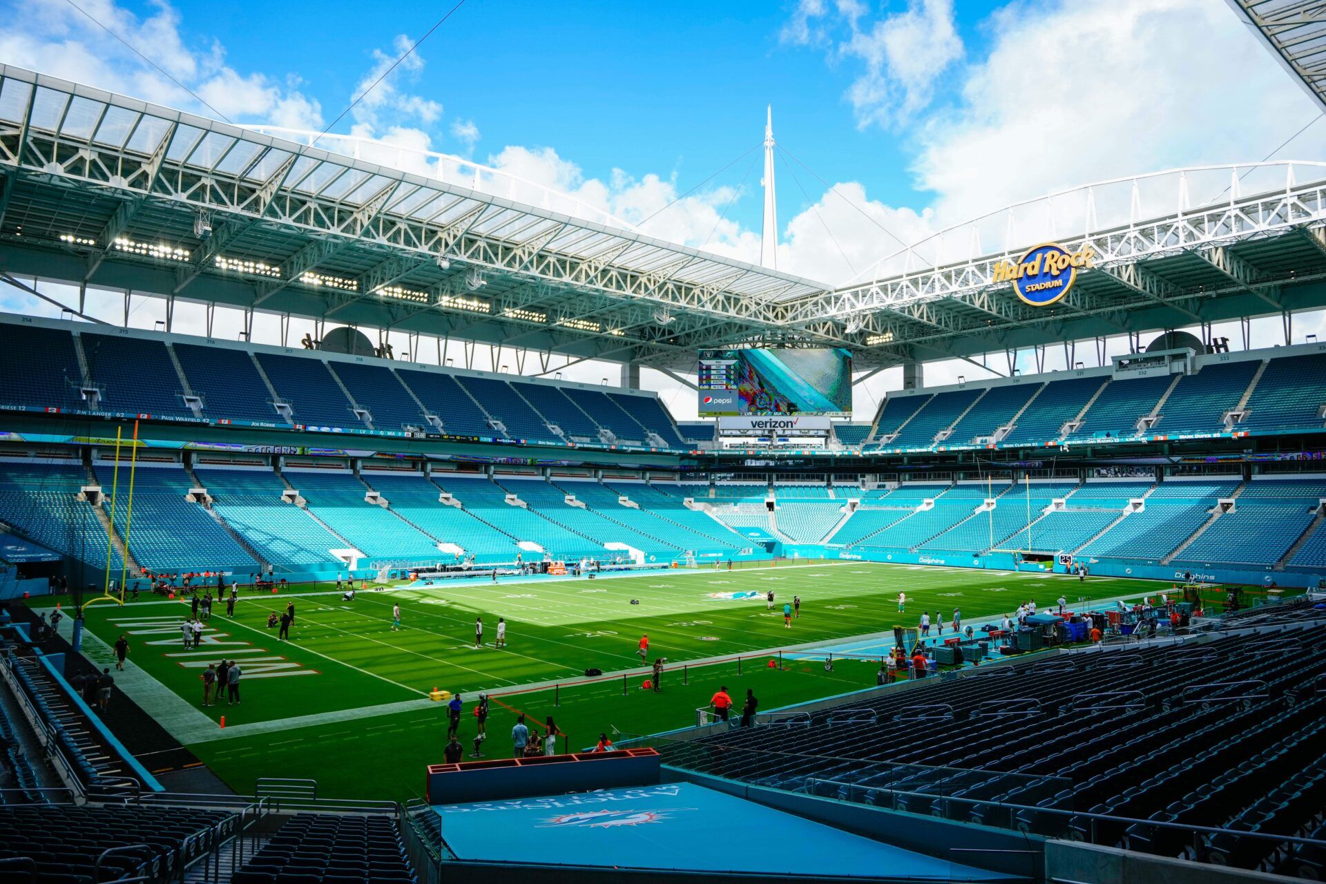 How Many NFL Stadiums Are Covered? A Complete List of Indoor Arenas.
