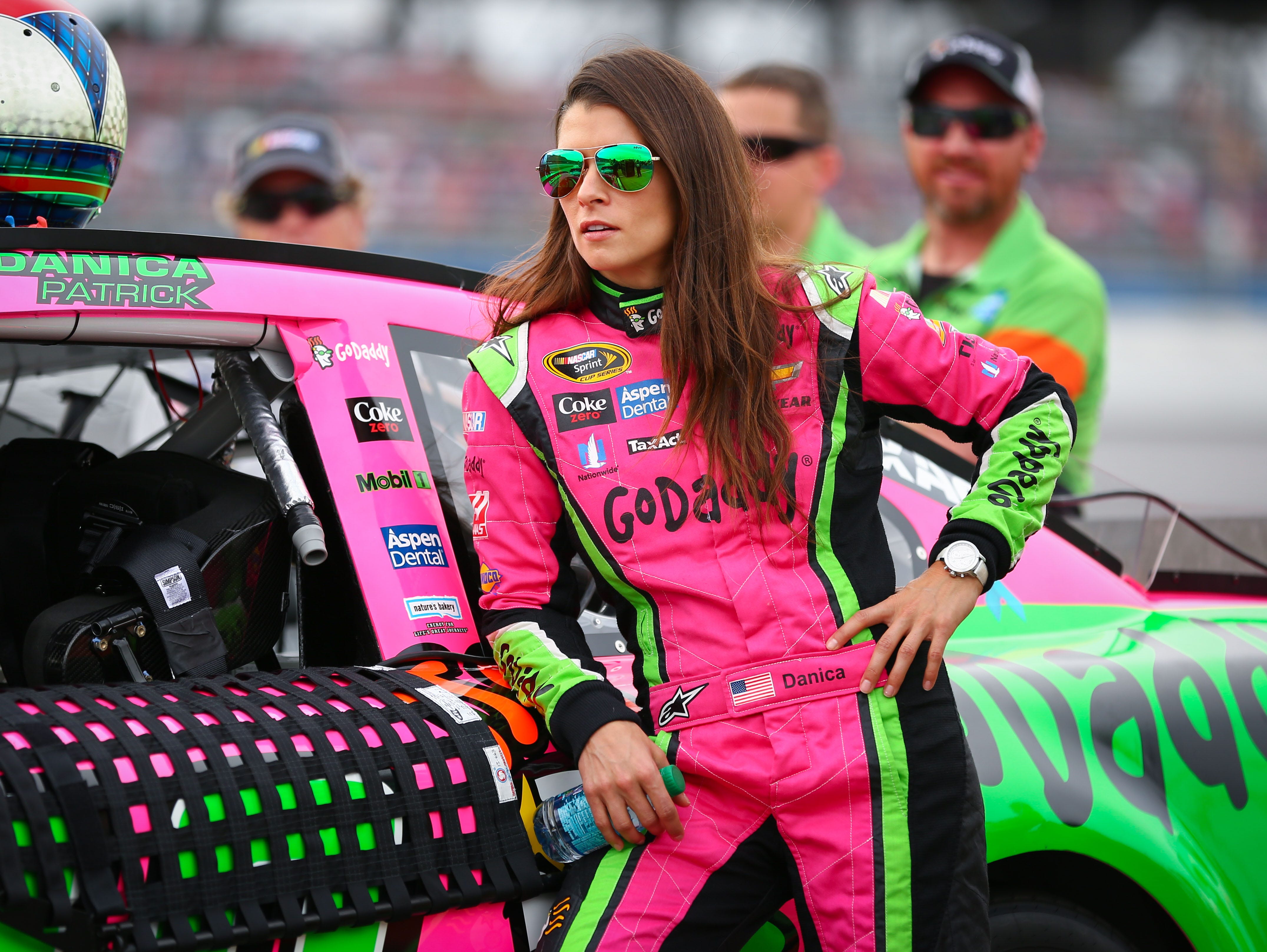 Has Danica Patrick won a NASCAR race or come close? Lets Check!